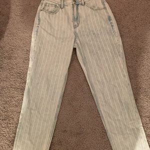 American Eagle Stripped Jeans